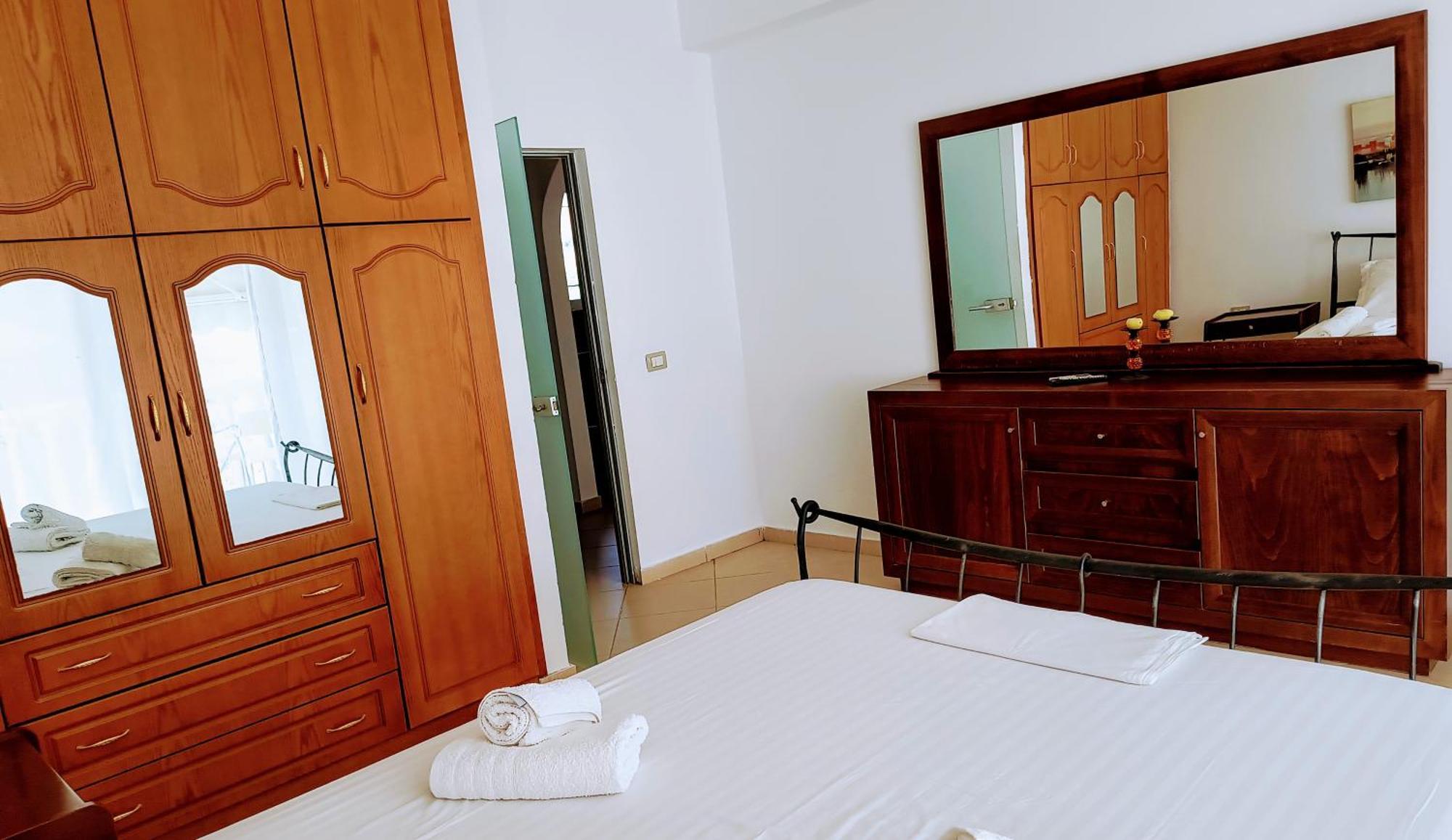 Polyxeni Apartments & Rooms Кепаро Екстериор снимка